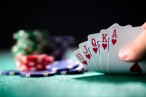 Live dealer at setia88 tournament table with multiple players competing